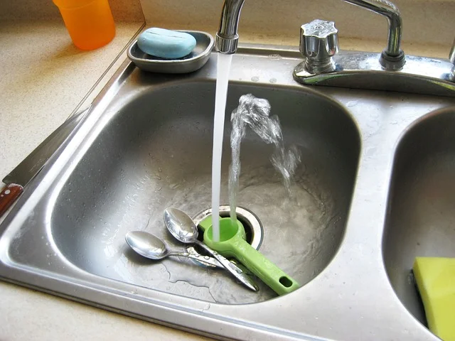 Cách khử mùi hôi bồn rửa bát đơn giản và hiệu quả