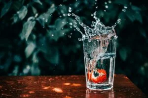 Read more about the article Nước ion kiềm là gì? Đặc tính và tác dụng tốt như thế nào?